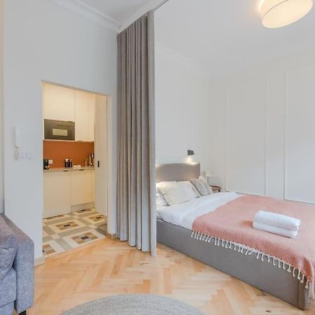 Modern Apartment In City Centre Гданск Екстериор снимка