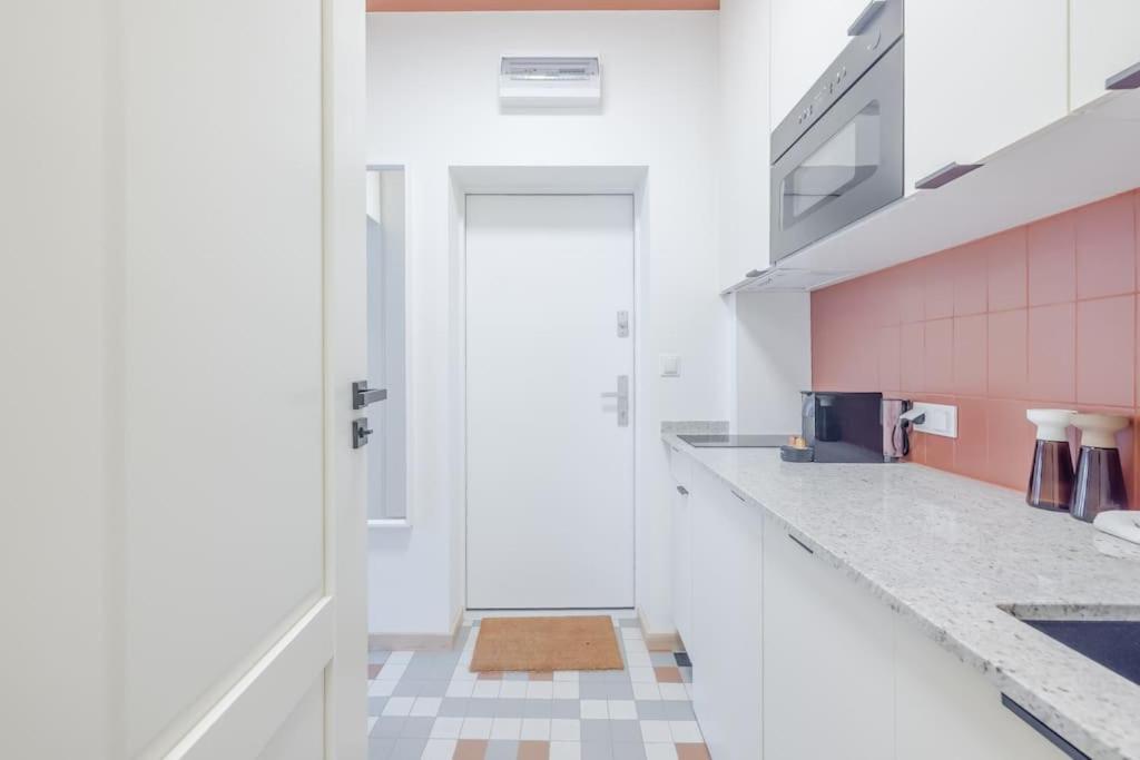 Modern Apartment In City Centre Гданск Екстериор снимка