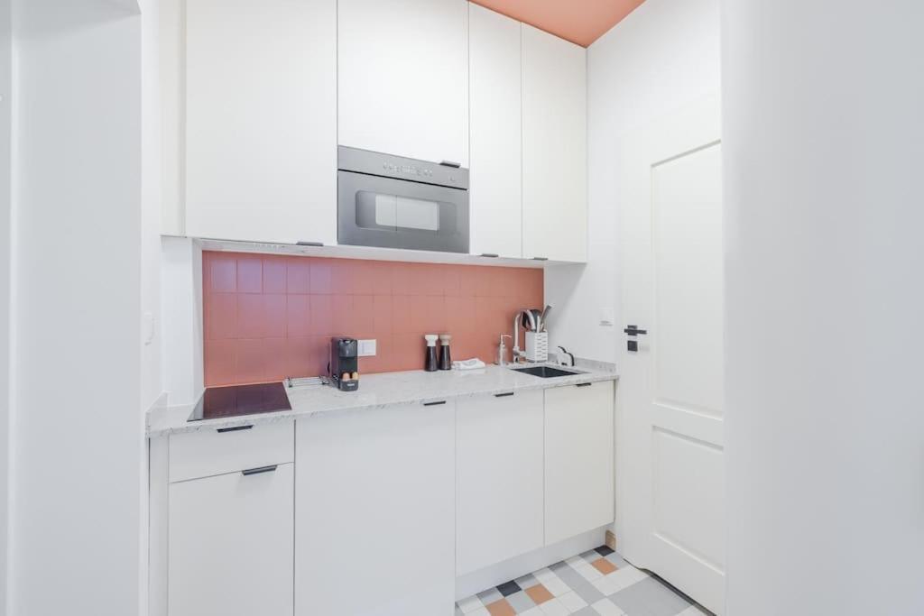 Modern Apartment In City Centre Гданск Екстериор снимка